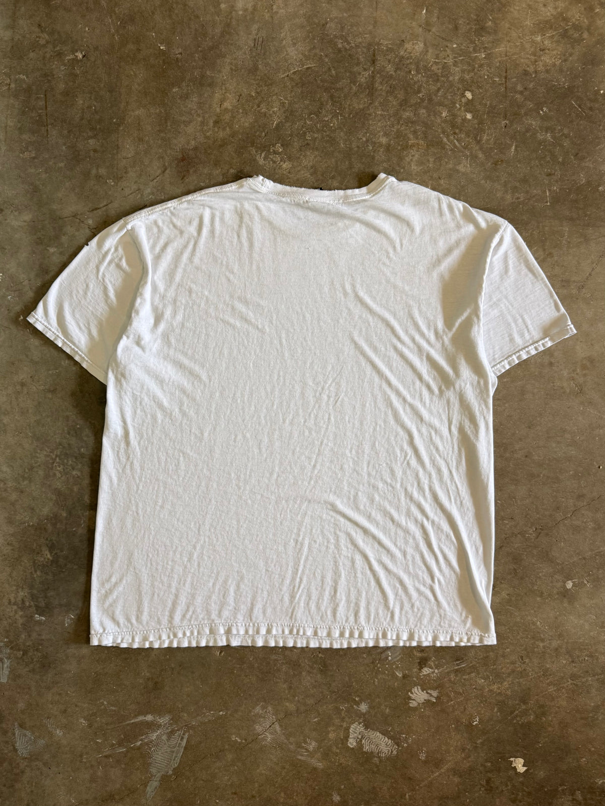 2000s Distressed Quiksilver Surf Tee (X-Large)